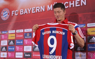 乐竞体育独家-三笘薰又突破年龄质疑