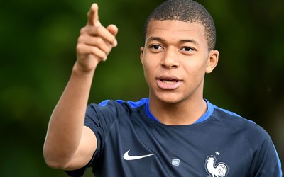 乐竞体育热评-佩洛娃快速反击单刀赴会